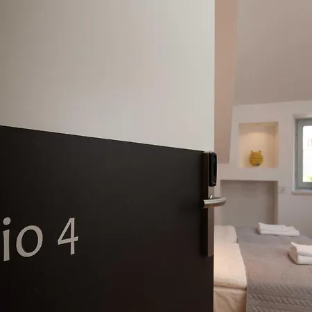Old Town U Nik E Apartment *